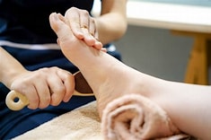 プロの技術で実感するかかとケアの効果